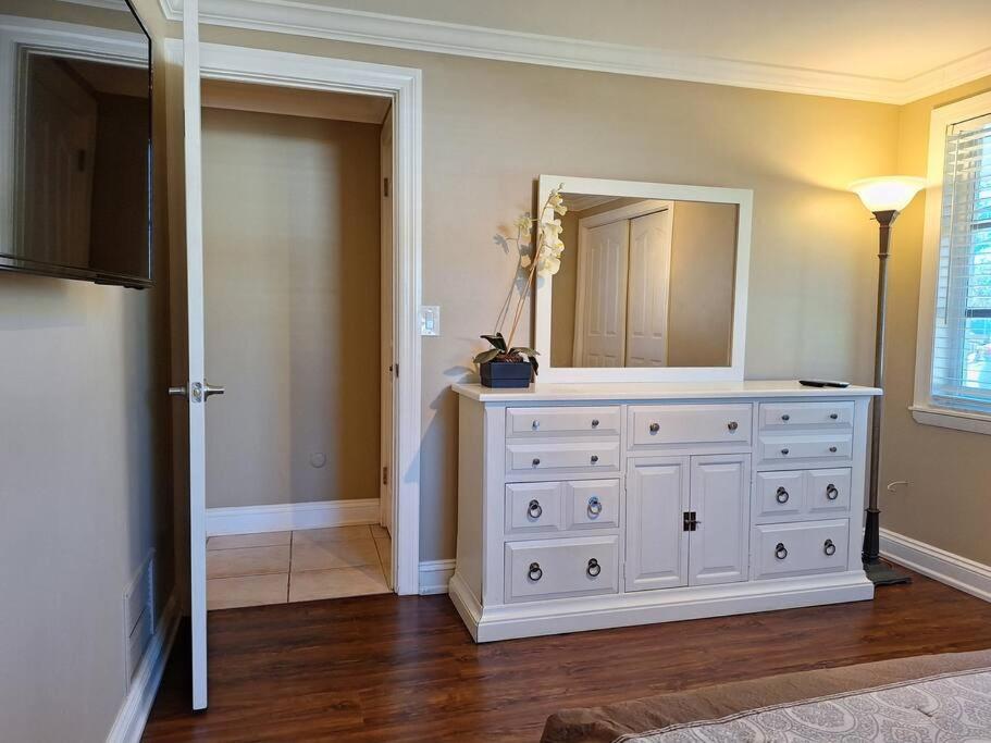Vacation Home On Alligator Drive Woodmere 外观 照片
